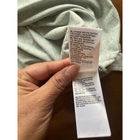 The North Face women’s Short Sleeve Shirt Sharp Size XL Top Cropped Casual New - Picture 12 of 15